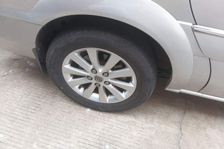 Used Buick GL8 2014 2.4L Classic Edition Exterior 5