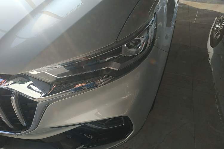 Used Hongqi HS5 2019 2.0T Smart Connect Flagship All-Wheel-Drive Version
