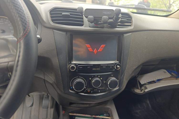 Used Wuling Hongguang 2014 1.5L Standard Version Audio And AC Panel