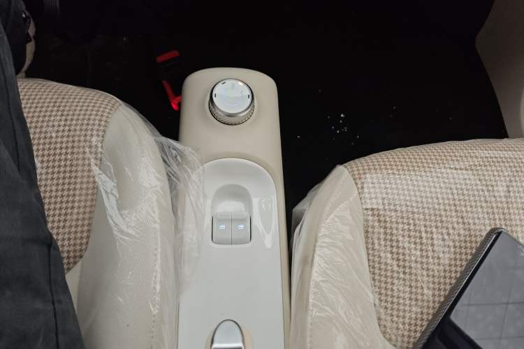 Used Wuling Hongguang MINIEV 2024 3rd Generation 215km Youth Edition Gear Lever