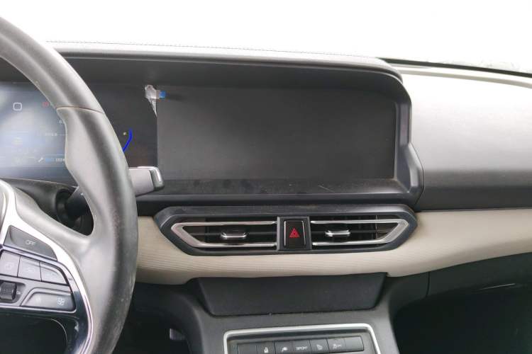 Used Dongfeng Aeolus E70 2023 500 Smart Edition Lithium Iron Phosphate 47.58 kWh Audio And AC Panel