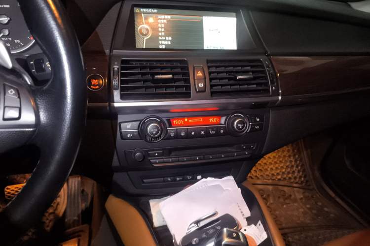 Used BMW X6 2011 xDrive35i Audio And AC Panel