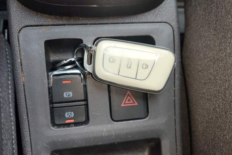 Used Chery Little Ant 2022 Updated Version Sweet Pink Edition Full-Sugar Version 30.6 kWh 30 kW 301 km Interior 1