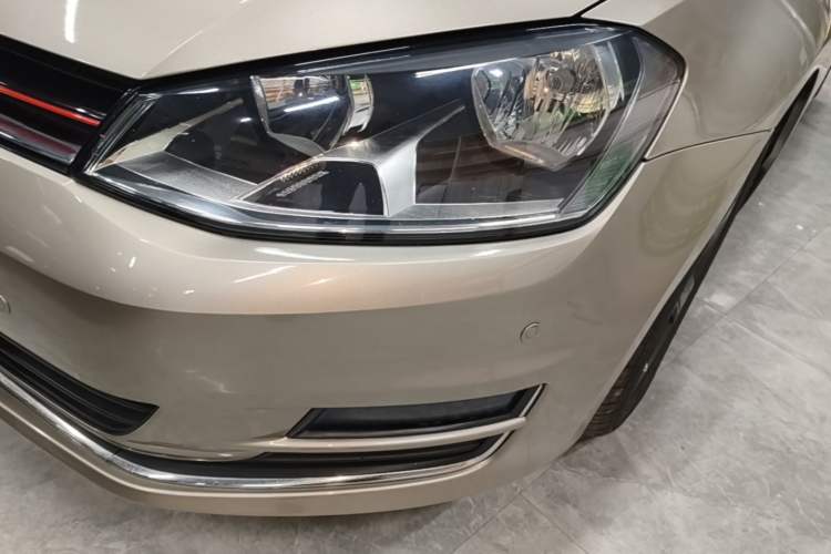 Used Volkswagen Golf 2015 1.4TSI Automatic Luxury Model Left Front Headlight