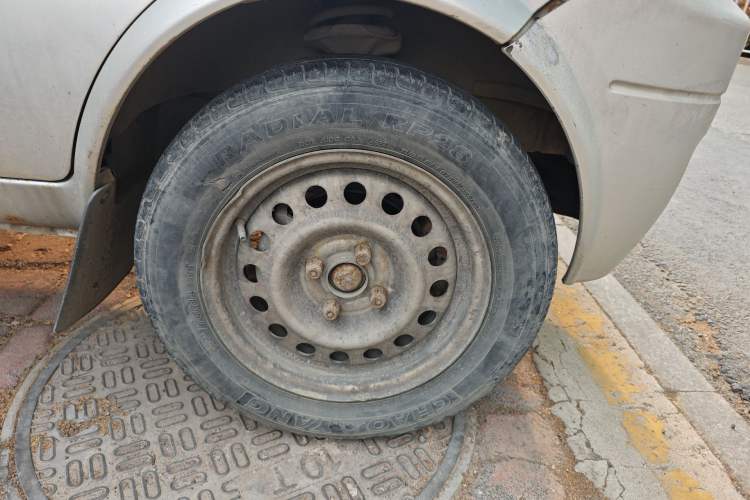 Used Dongfeng Xiaokang K07II 2007 1.0L Base Version BG10-01 Right Front Wheel Hub