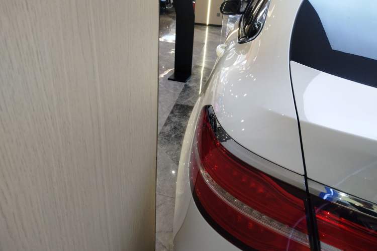 Used Mercedes-Benz GLC Coupe 2019 GLC 260 4MATIC Coupe SUV