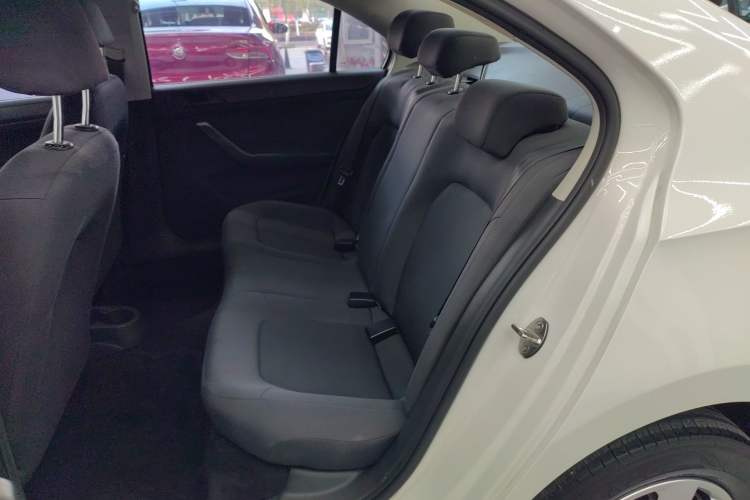 Used Volkswagen Santana 2015 1.6L Automatic Fashion Edition
