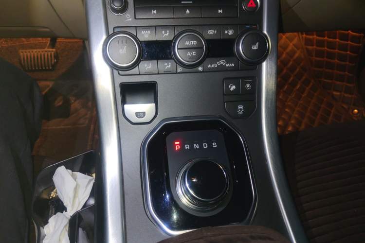 Used Land Rover Range Rover Evoque 2018 240 PS SE Smart Brilliance Edition
