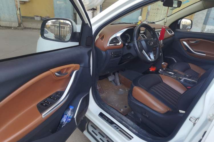 Used Soueast DX7 2015 1.5T Automatic Luxury Model