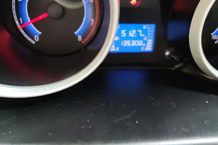 Used CHANGAN KAICHENG Ruixing M80 2014 1.5L Standard Version 4G15S Odometer Close Up