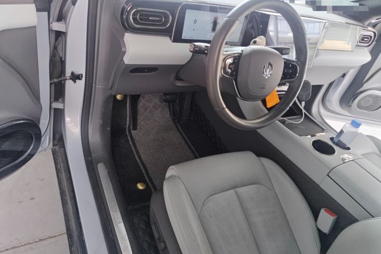 Used Leapmotor C01 2022 Rear-Drive Long-Range Version Center Console