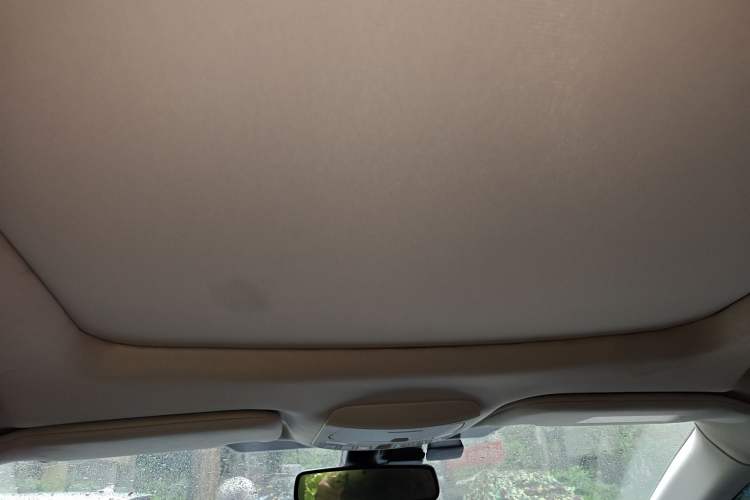 Used Ford Edge 2015 2.0T GTDi Two-Wheel-Drive High-Line Version
