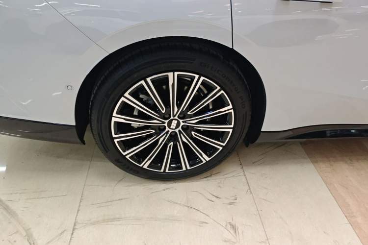 Used Geely Galaxy Galaxy 8 2025 130km EM-i Flagship Edition
