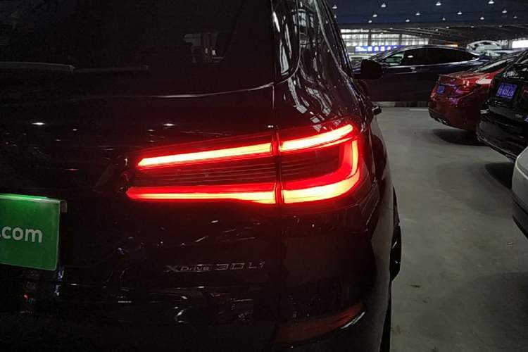 Used BMW X5 2022 Restyled xDrive 30Li M Sport Package Right Rear Taillight