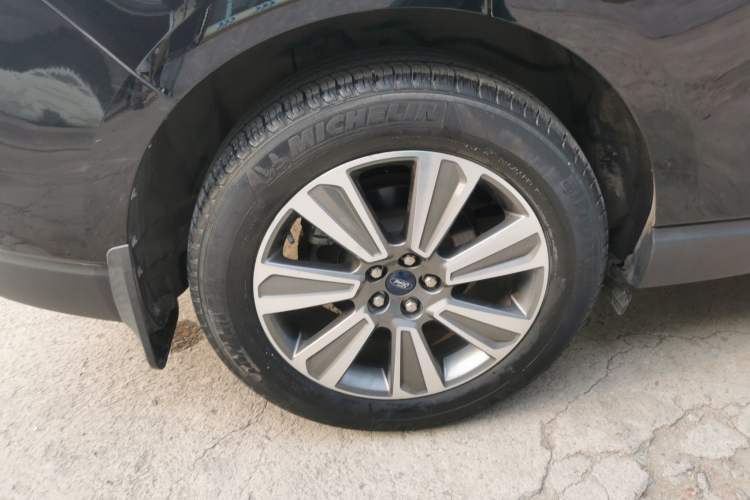 Used Ford Edge 2022 PLUS EcoBoost 245 Four-Wheel Drive Platinum Edition 7-Seater