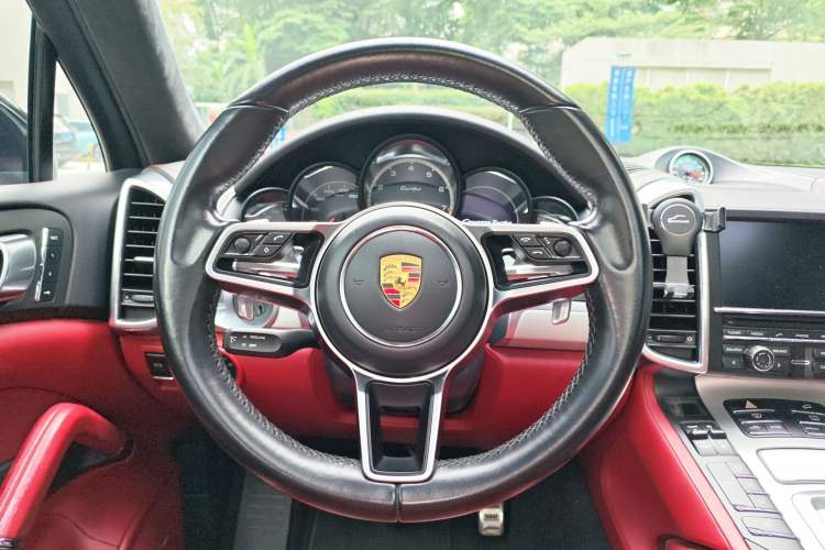 Used Porsche Cayenne 2015 Cayenne Turbo 4.8T Steering Wheel