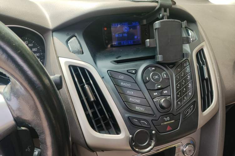 Used Ford Focus 2012 Sedan 1.6L Automatic Fashion Edition