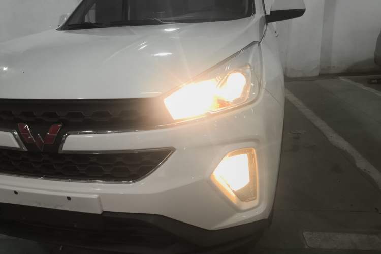 Used Wuling Hongguang S3 2018 1.5L Manual Luxury Model China V Standard Left Front Headlight