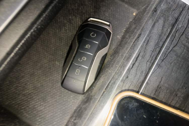 Used BYD Qin Pro New Energy 2018 DM 1.5TI Automatic Smart Connect Enjoyment Model Vehicle Key