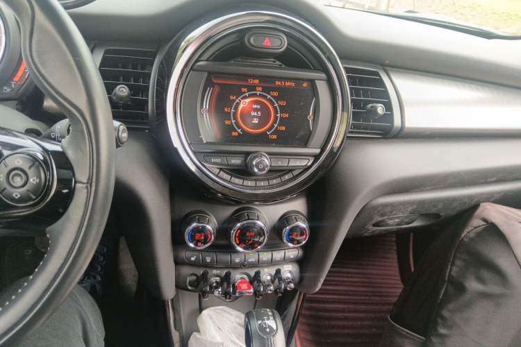 Used MINI 2016 1.5T COOPER Performance Edition Audio And AC Panel