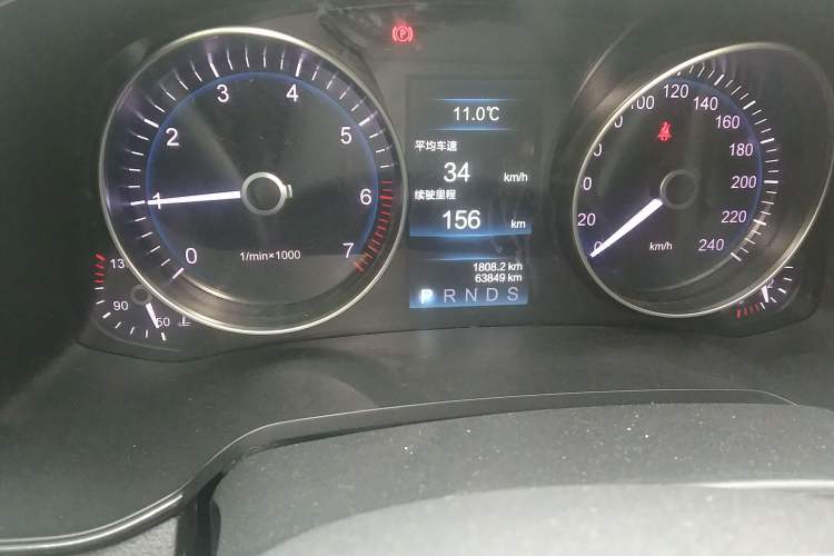 Used Hongqi H7 2018 2.0T Elite Edition Odometer Close Up