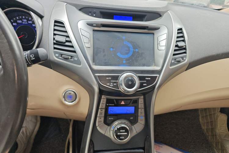 Used Hyundai Elantra (5th Generation / Langdong) 2012 1.6L Automatic Prestige Model
