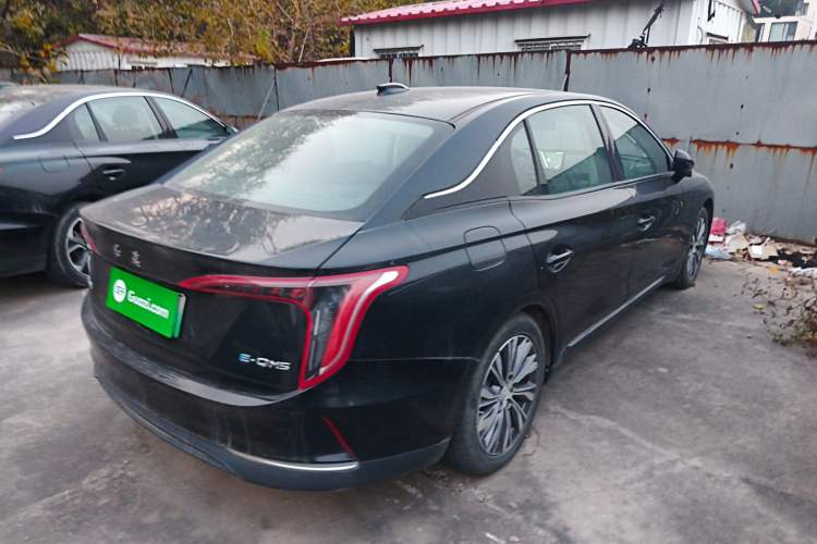 Used Hongqi E-QM5 2022 431 km Charge & Enjoy Edition