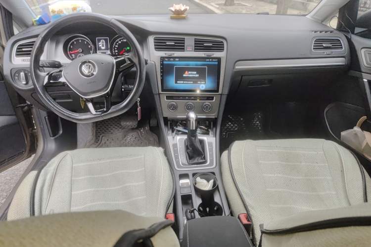 Used Volkswagen Golf 2016 230TSI Automatic Comfort Version
