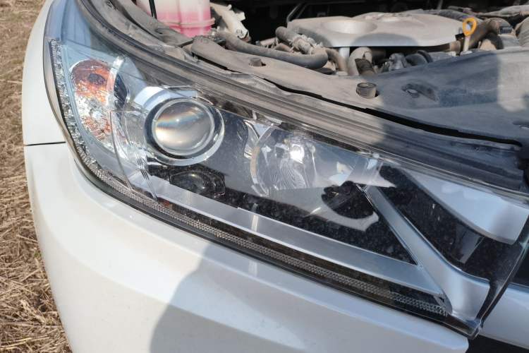 Used Toyota Highlander 2018 2.0T Four-Wheel Drive Luxury Version 7 Seats China VI Standard Right Front Headlight