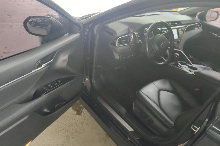 Used Toyota Camry 2018 2.0G Luxury Edition Driver Seat