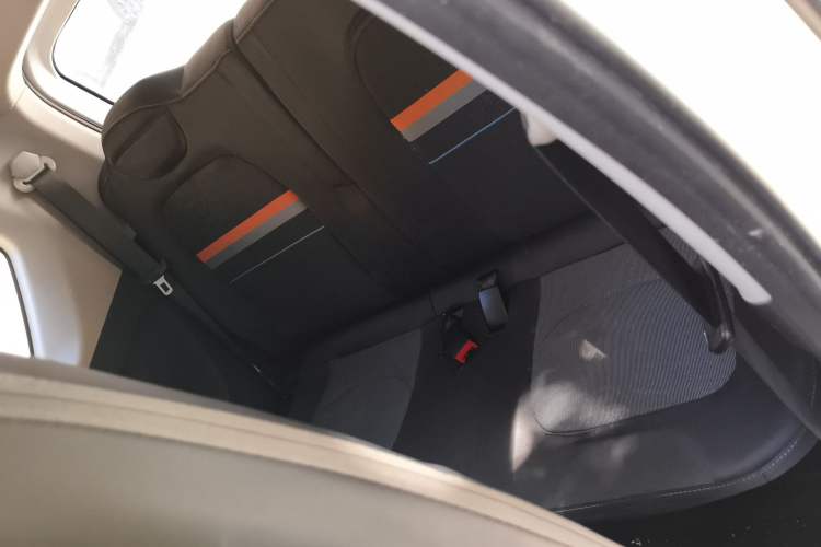 Used Wuling Hongguang MINIEV 2020 Enjoyment Model Lithium Iron Phosphate Left Rear Seat