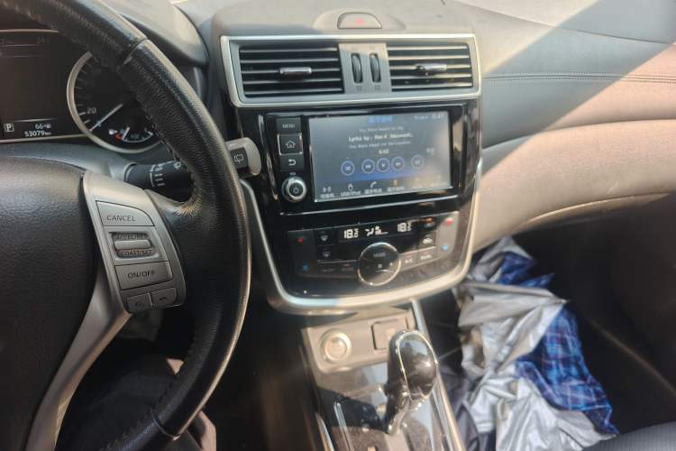 Used Nissan Tiida 2016 1.6L CVT ZhiZun Edition Audio And AC Panel