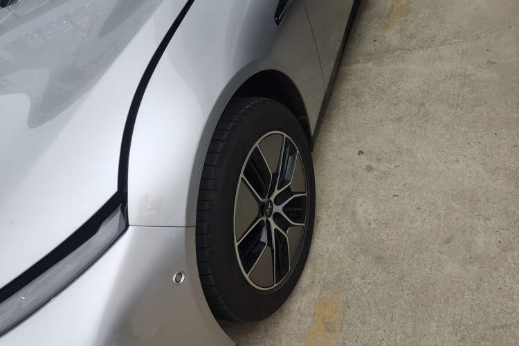 Used XPeng P7 2024 P7i 550 Pro Exterior 4