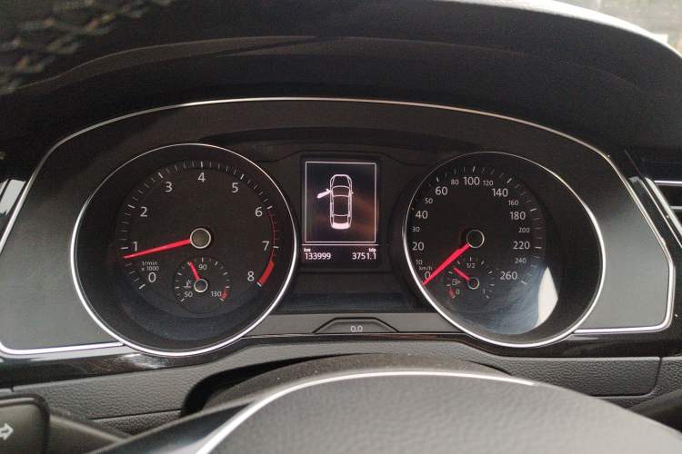 Used Volkswagen Magotan 2017 330TSI DSG Luxury Model Instrument Cluster