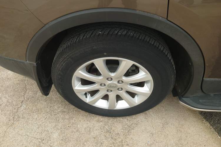 Used Buick Envision 2018 20T Two-Wheel Drive Luxury Model Right Rear Wheel Hub