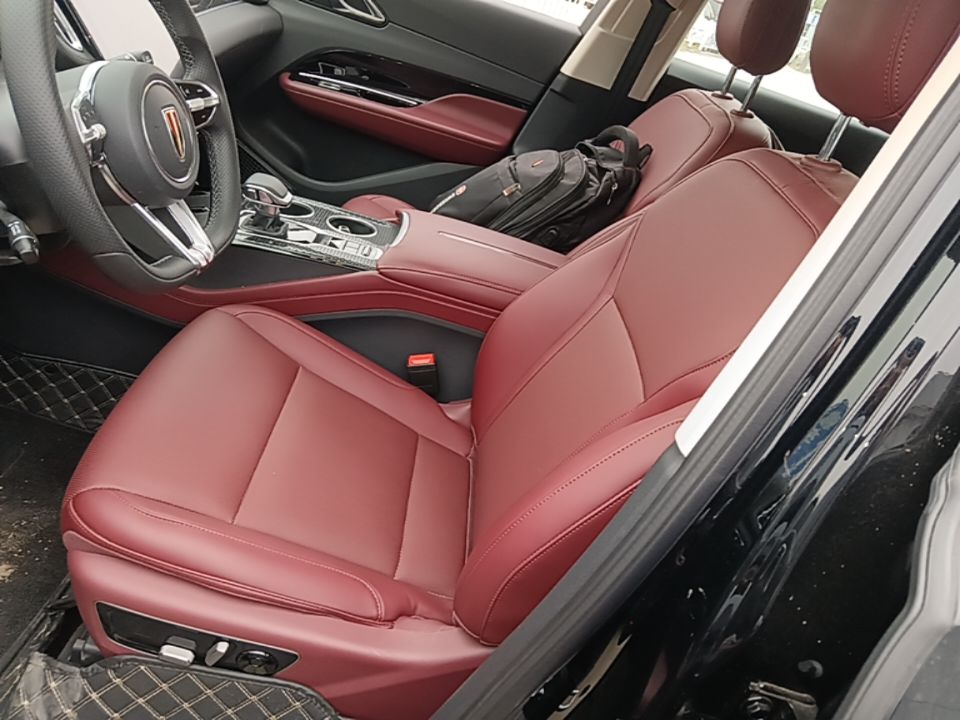 Hongqi HS3 PHEV 2025 Model 117km Jingwei Edition — снимка 17