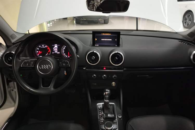 Used Audi A3 2019 Limousine 35 TFSI Fashion Edition China V standard
