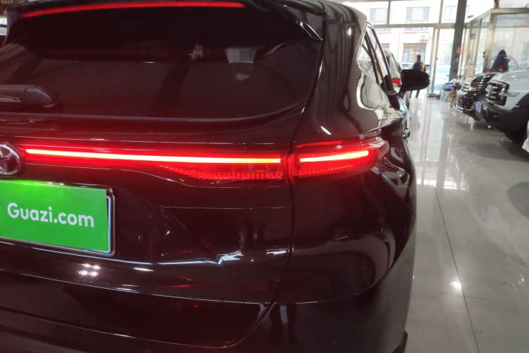 Used Toyota Harrier 2022 2.0L CVT Two-Wheel Drive Deluxe Edition