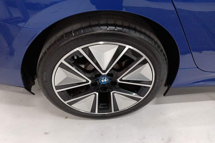 Used BMW i3 2022 eDrive 35 L Exterior 5