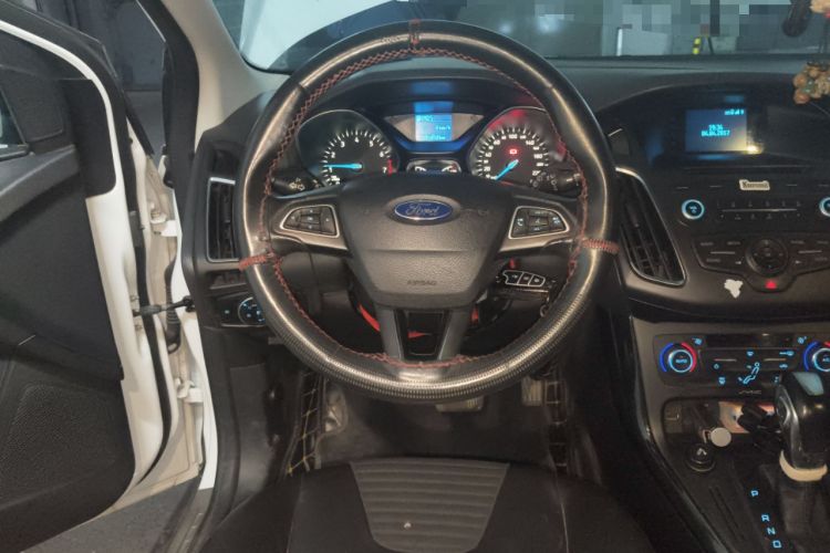 Used Ford Focus 2015 Hatchback 1.6L Automatic Fashion Edition