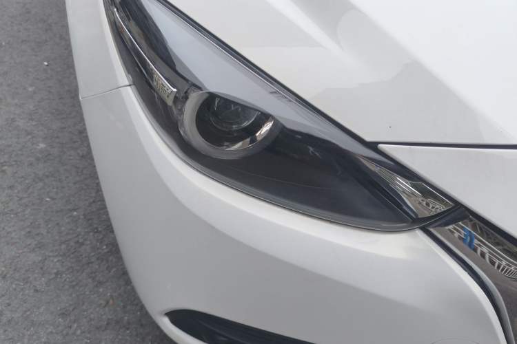 Used Mazda 3 Axela 2017 Sedan 1.5L Automatic Luxury Model Emission Standard China V