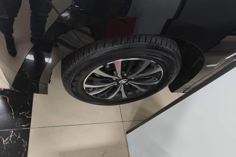 Used GAC Trumpchi M8 2024 Lingxiu Series 390T Deluxe Edition Left Front Wheel Hub