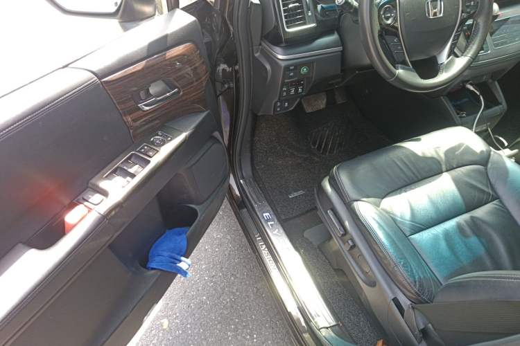 Used Honda Elysion 2016 2.4L Supreme Edition