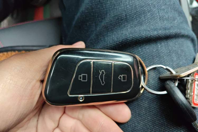 Used Chery Little Ant 2022 Sweet Pink Edition Half-Sugar Version Lithium Iron Phosphate 29.2 kWh 30 kW 301 km
