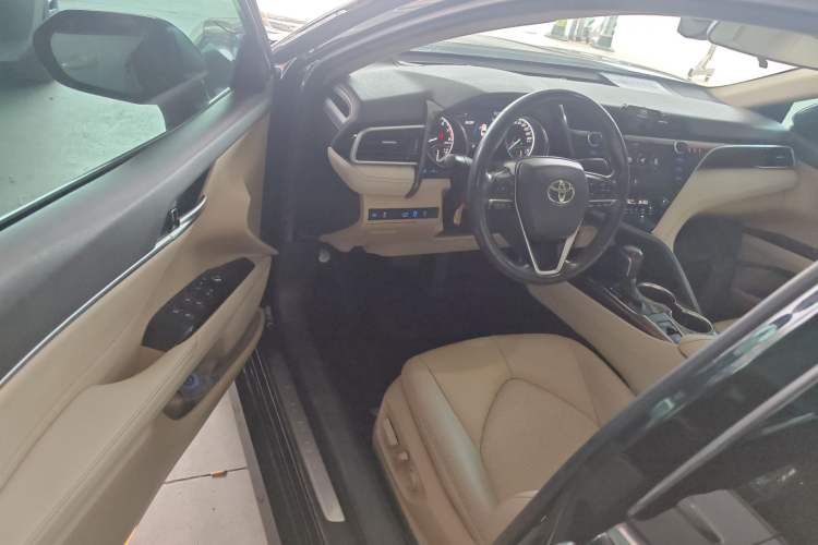 Used Toyota Camry 2019 2.0G Luxury Edition China VI Standard

