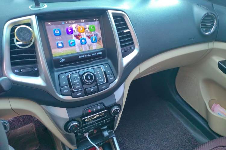 Used Changan Eado 2015 1.6L Manual Luxury Model China IV Standard
