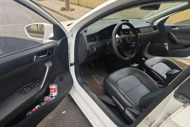 Used Skoda Rapid Spaceback 2014 1.6L Manual Enjoyment Edition
