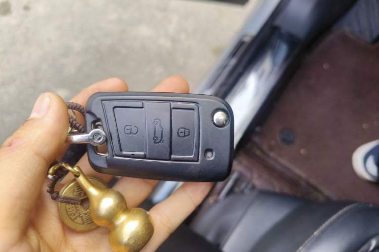 Used Volkswagen Tiguan L 2017 330TSI Automatic Two-Wheel Drive Luxury Edition Vehicle Key