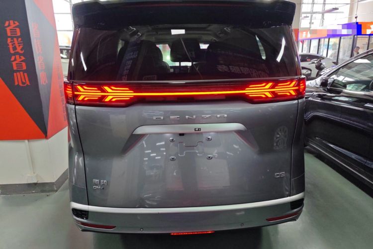 Used Denza D9 2022 DM-i 1040 Prestige Model