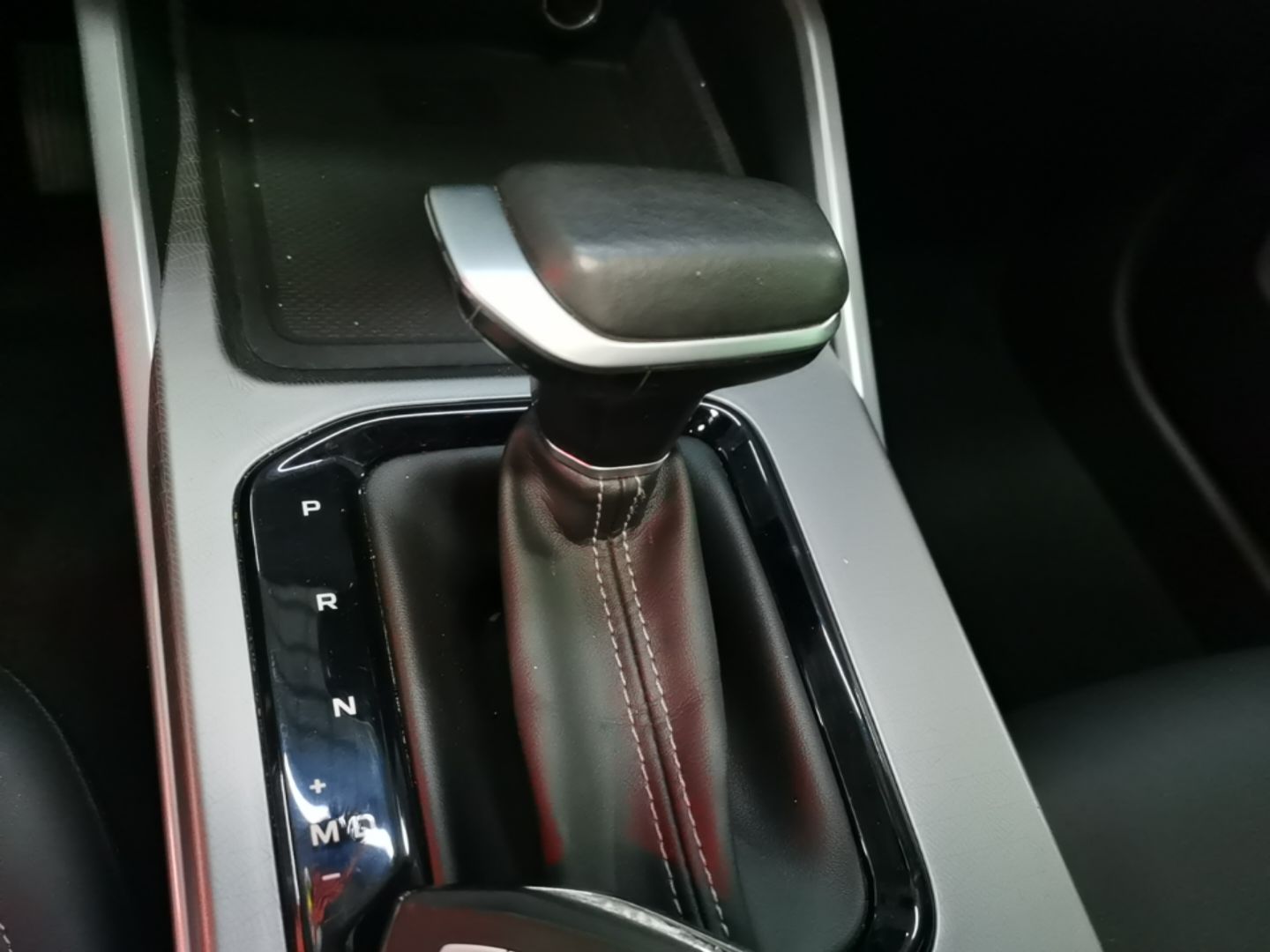 Geely Auto Emgrand 2022 4th Generation 1.5L CVT Luxury Model - Premium — снимка 16